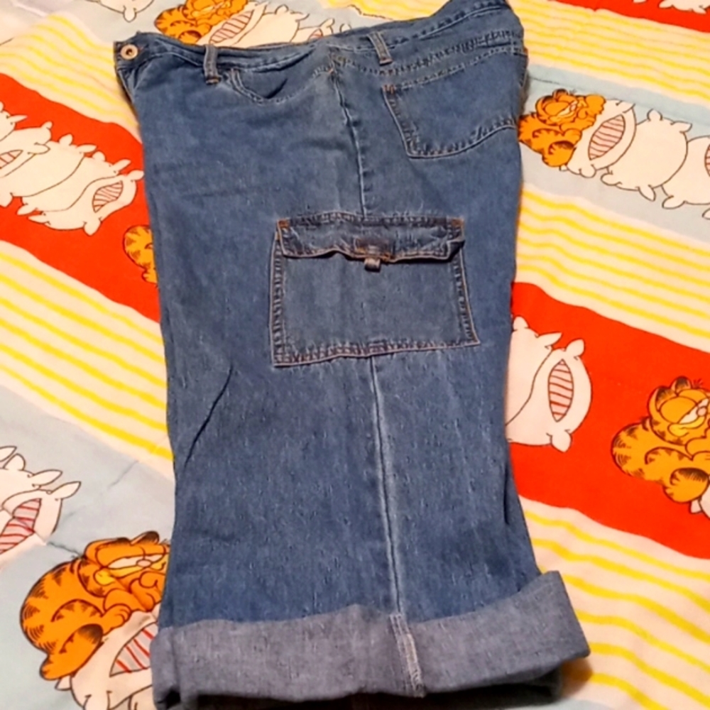 Vintage 80s,  Mid-Rise, Med-Wash Denim, Cargo-Style Crop/Ankle Pants/Capris